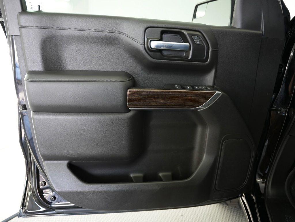 GMC Sierra 1500 4WD Crew Cab 147" SLE 2020