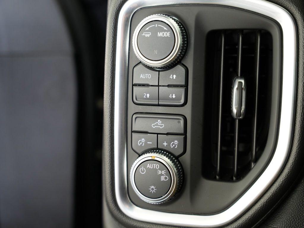 GMC Sierra 1500 4WD Crew Cab 147" SLE 2020