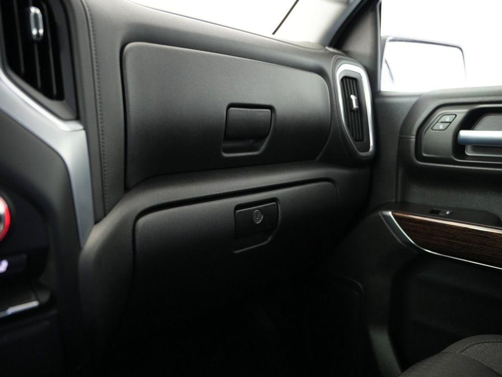 GMC Sierra 1500 4WD Crew Cab 147" SLE 2020