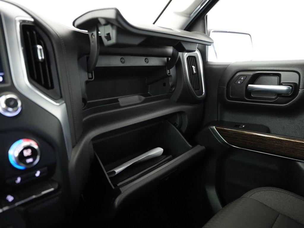 GMC Sierra 1500 4WD Crew Cab 147" SLE 2020