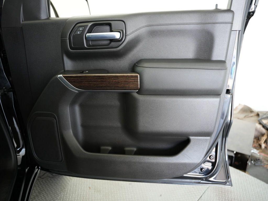 GMC Sierra 1500 4WD Crew Cab 147" SLE 2020