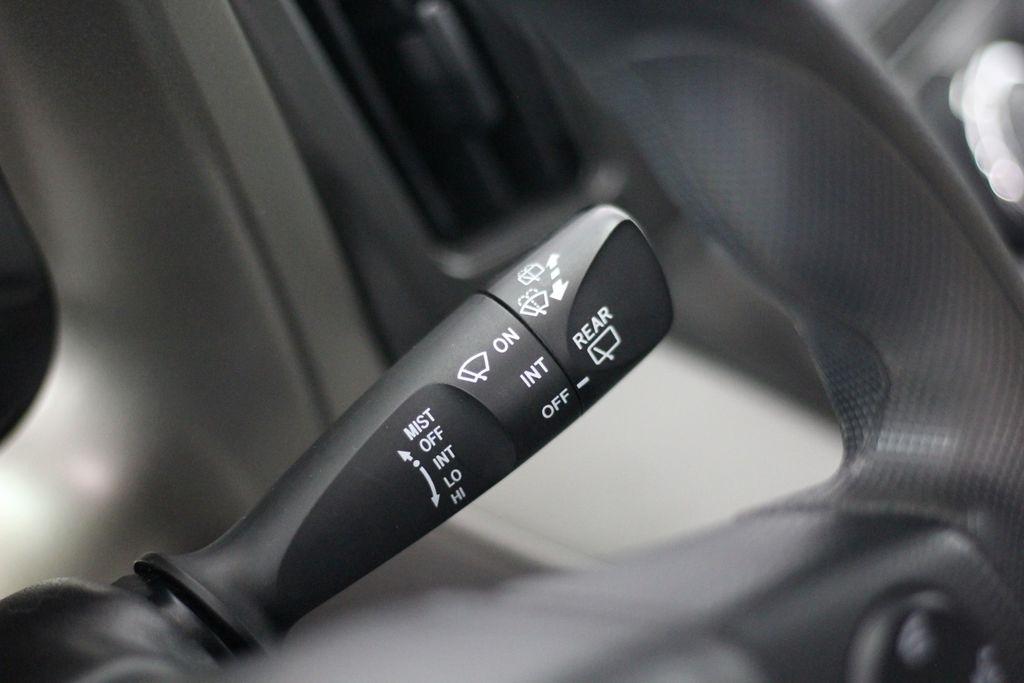Toyota RAV4 FWD 4dr LE (Natl) 2015