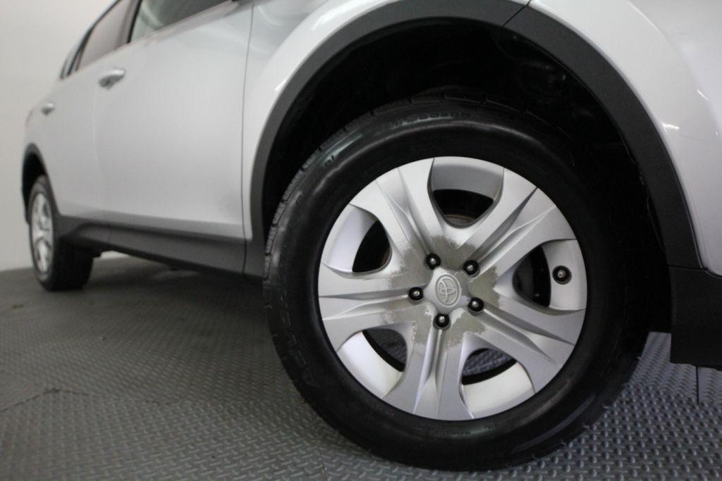 Toyota RAV4 FWD 4dr LE (Natl) 2015