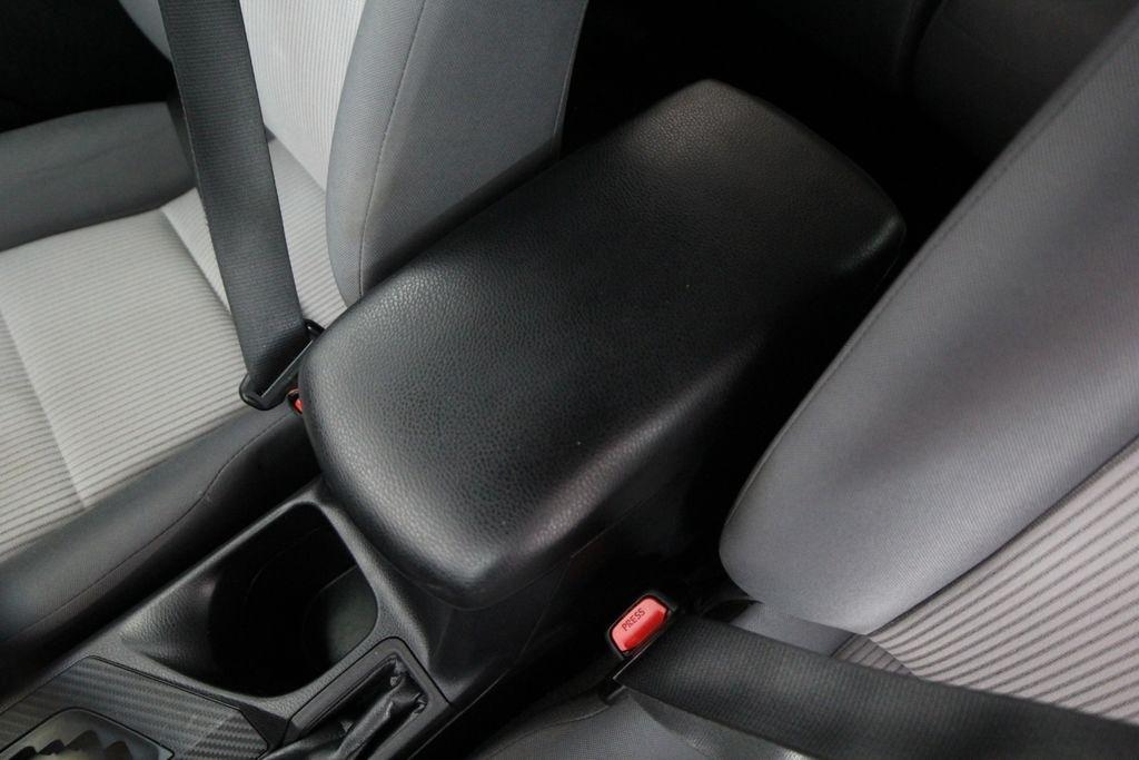 Toyota RAV4 FWD 4dr LE (Natl) 2015