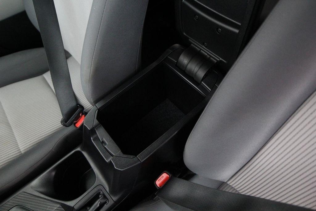 Toyota RAV4 FWD 4dr LE (Natl) 2015