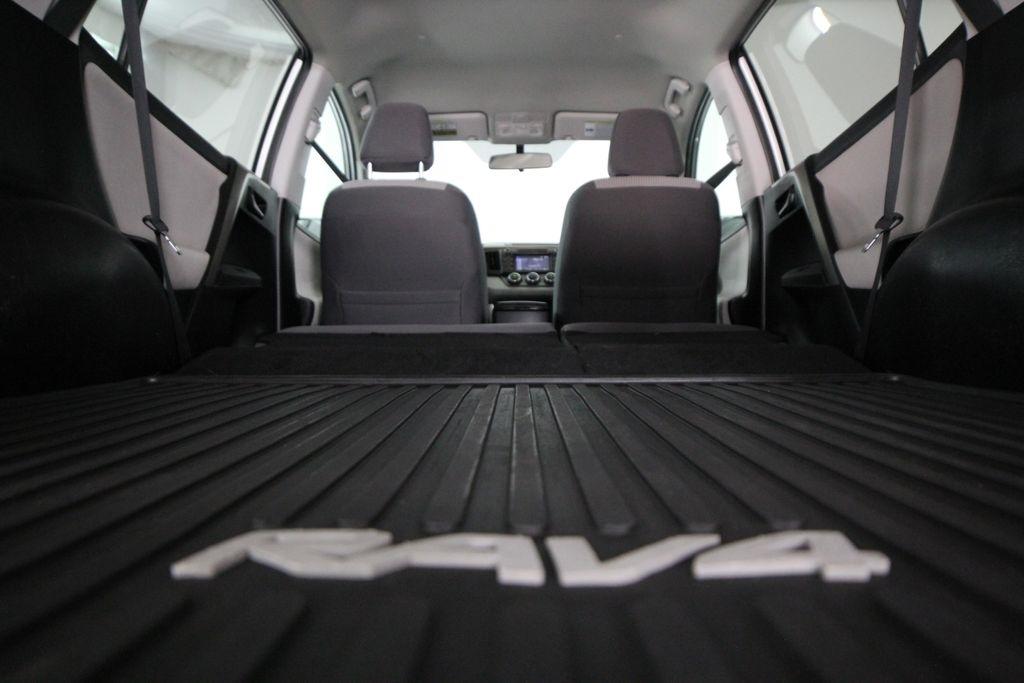 Toyota RAV4 FWD 4dr LE (Natl) 2015