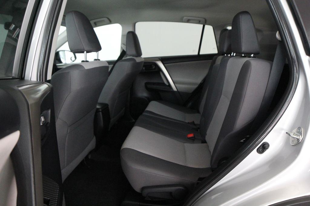 Toyota RAV4 FWD 4dr LE (Natl) 2015