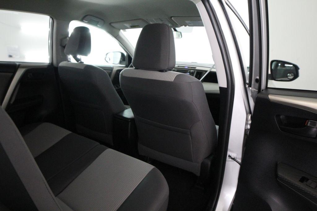 Toyota RAV4 FWD 4dr LE (Natl) 2015