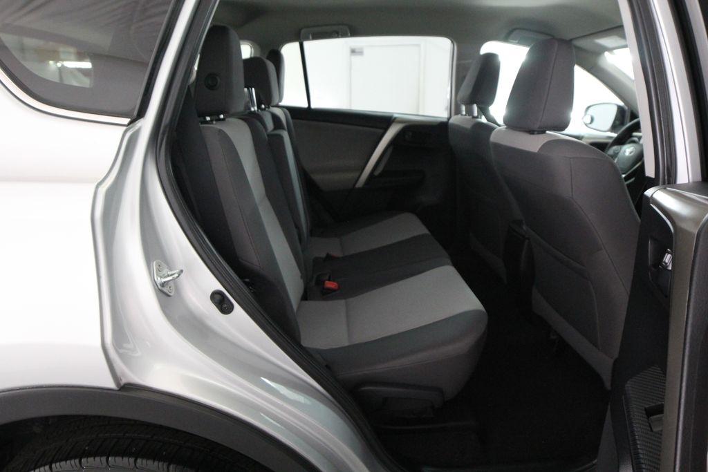 Toyota RAV4 FWD 4dr LE (Natl) 2015