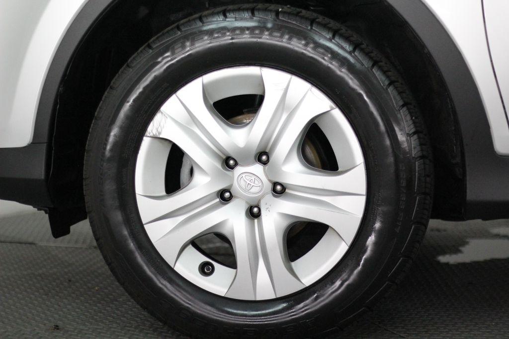 Toyota RAV4 FWD 4dr LE (Natl) 2015