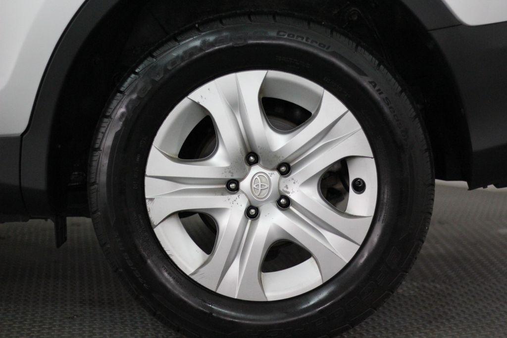 Toyota RAV4 FWD 4dr LE (Natl) 2015