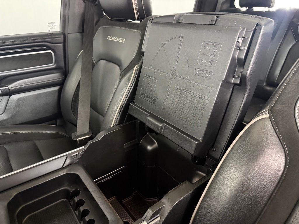 RAM 1500 Laramie 4x4 Crew Cab 5'7" Box 2021