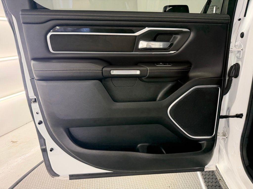 RAM 1500 Laramie 4x4 Crew Cab 5'7" Box 2021