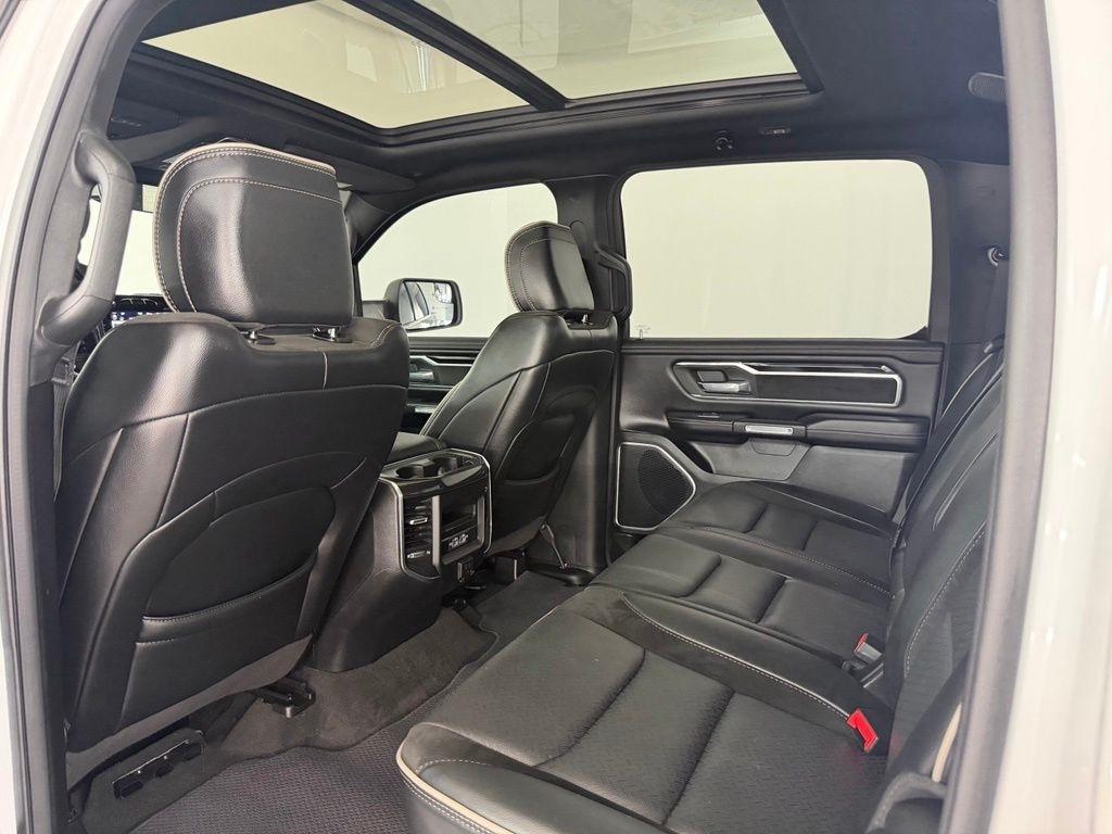 RAM 1500 Laramie 4x4 Crew Cab 5'7" Box 2021