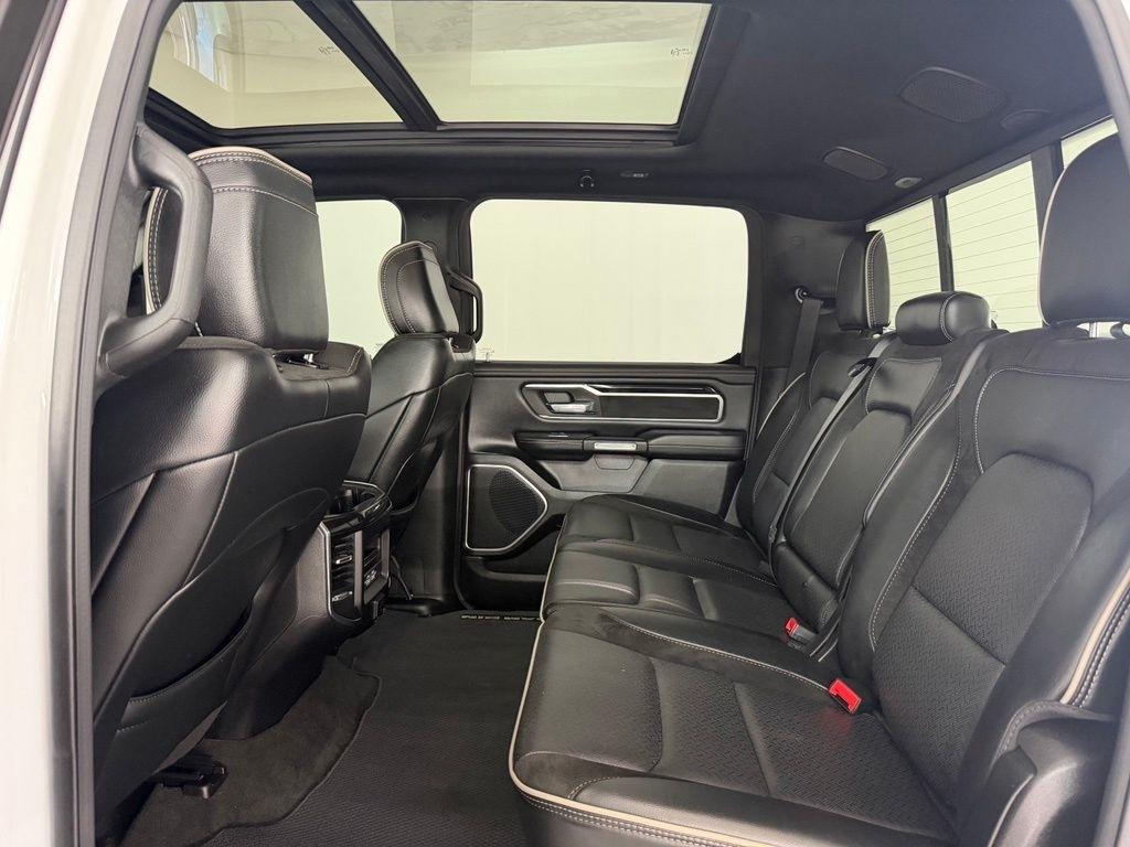 RAM 1500 Laramie 4x4 Crew Cab 5'7" Box 2021