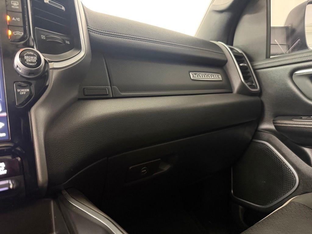 RAM 1500 Laramie 4x4 Crew Cab 5'7" Box 2021
