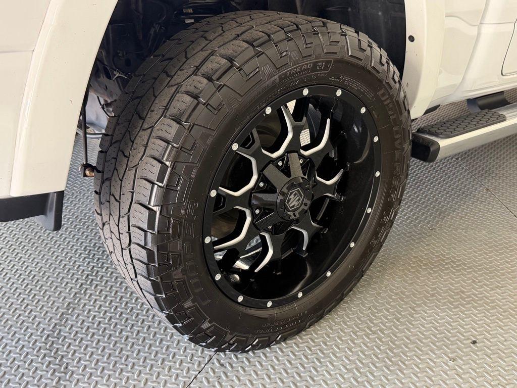 RAM 1500 Laramie 4x4 Crew Cab 5'7" Box 2021