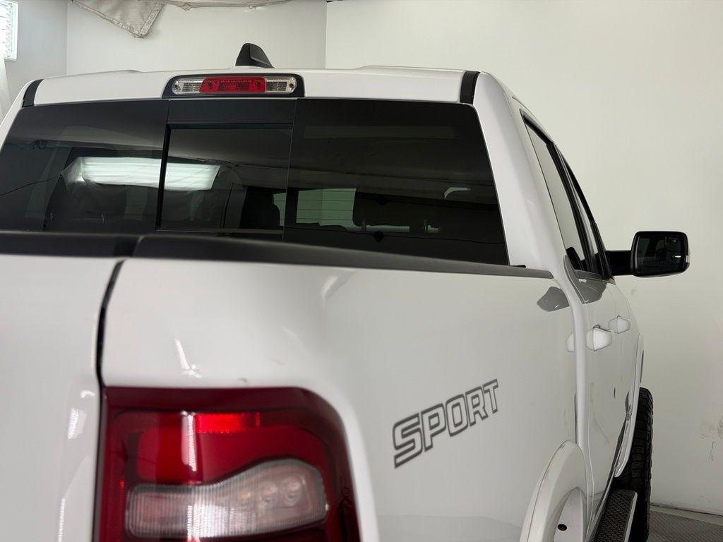 RAM 1500 Laramie 4x4 Crew Cab 5'7" Box 2021