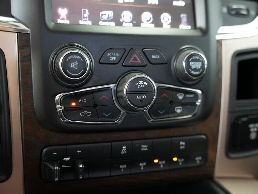 RAM 3500 4WD Crew Cab 149" Longhorn 2015