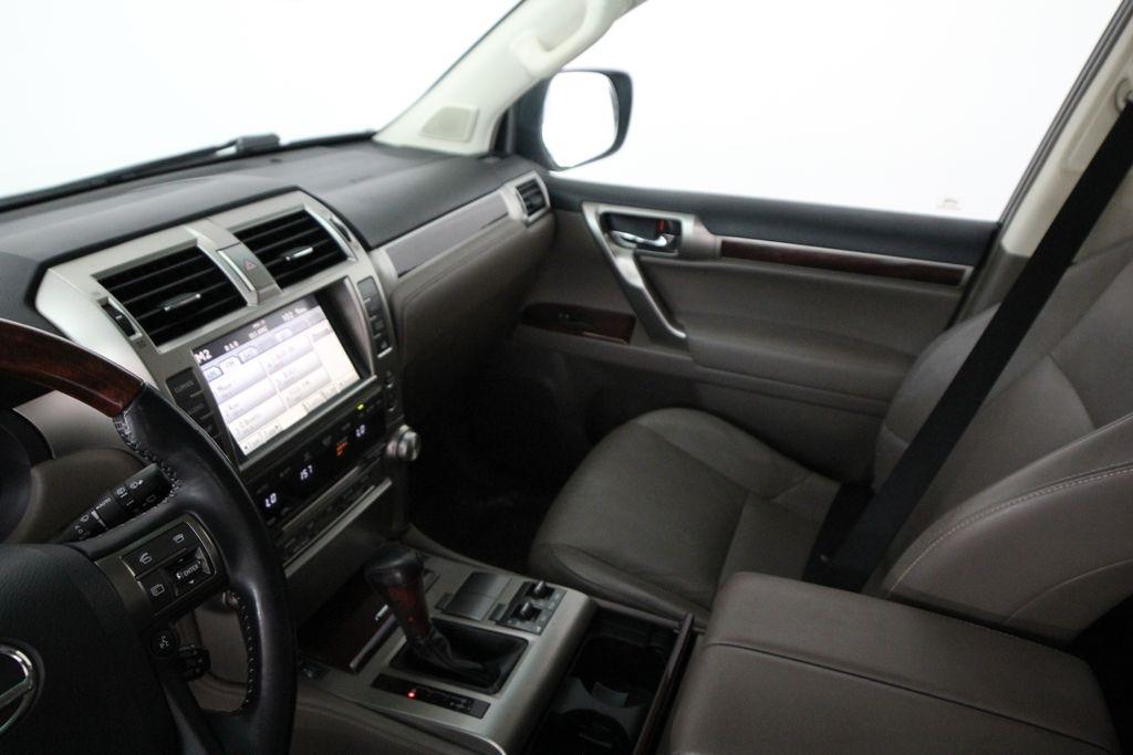 Lexus GX 460 4WD 4dr 2011