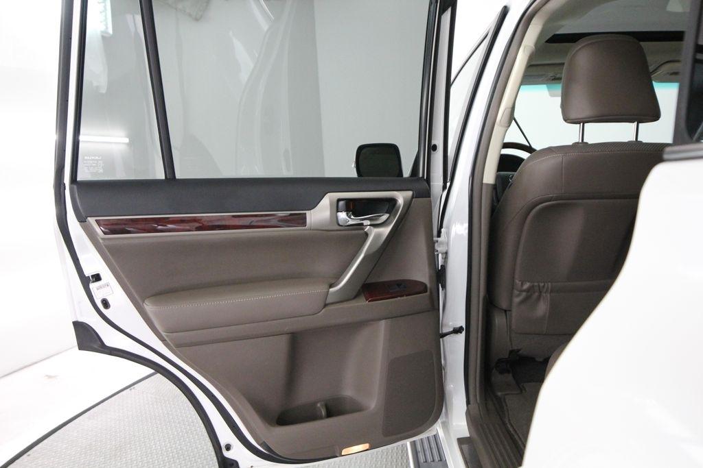 Lexus GX 460 4WD 4dr 2011