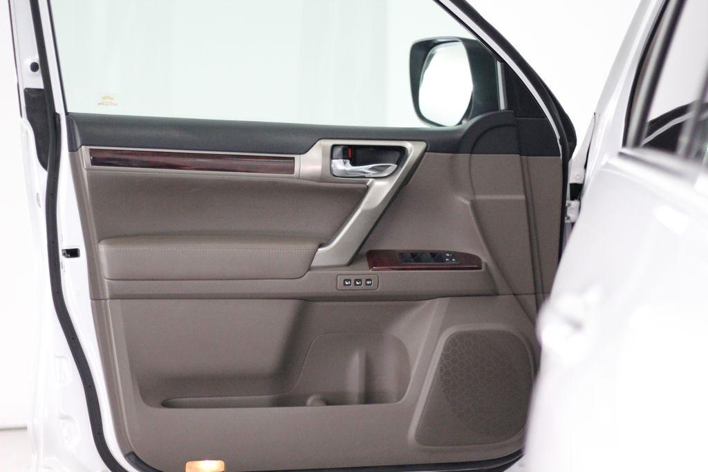 Lexus GX 460 4WD 4dr 2011