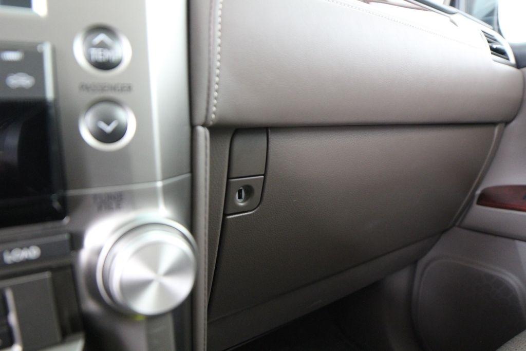 Lexus GX 460 4WD 4dr 2011