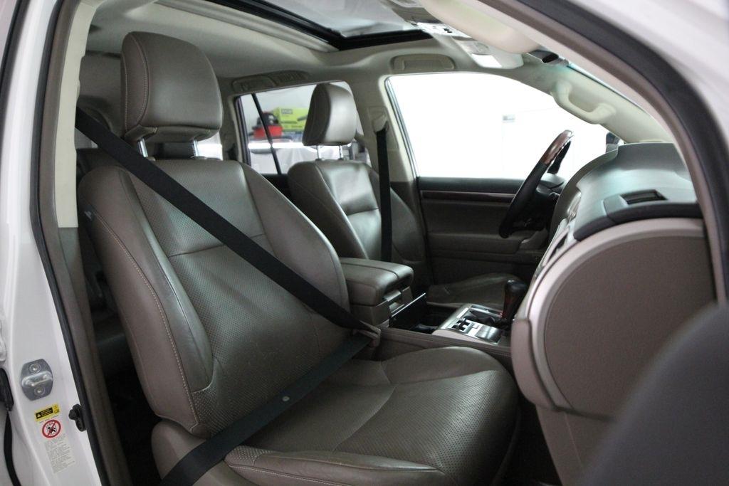 Lexus GX 460 4WD 4dr 2011