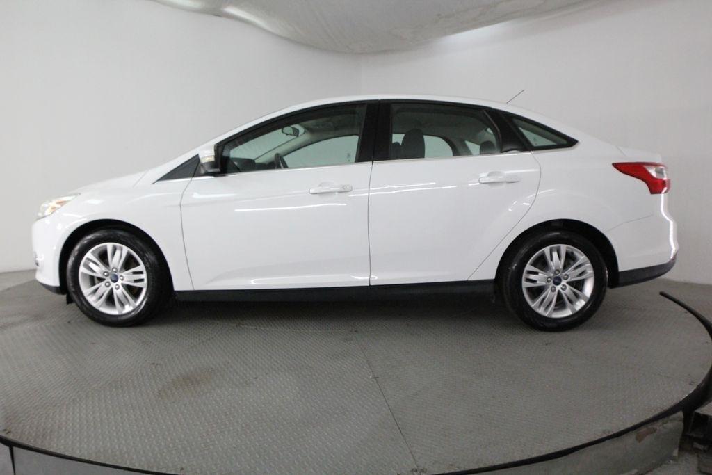 Ford Focus 4dr Sdn SEL 2012