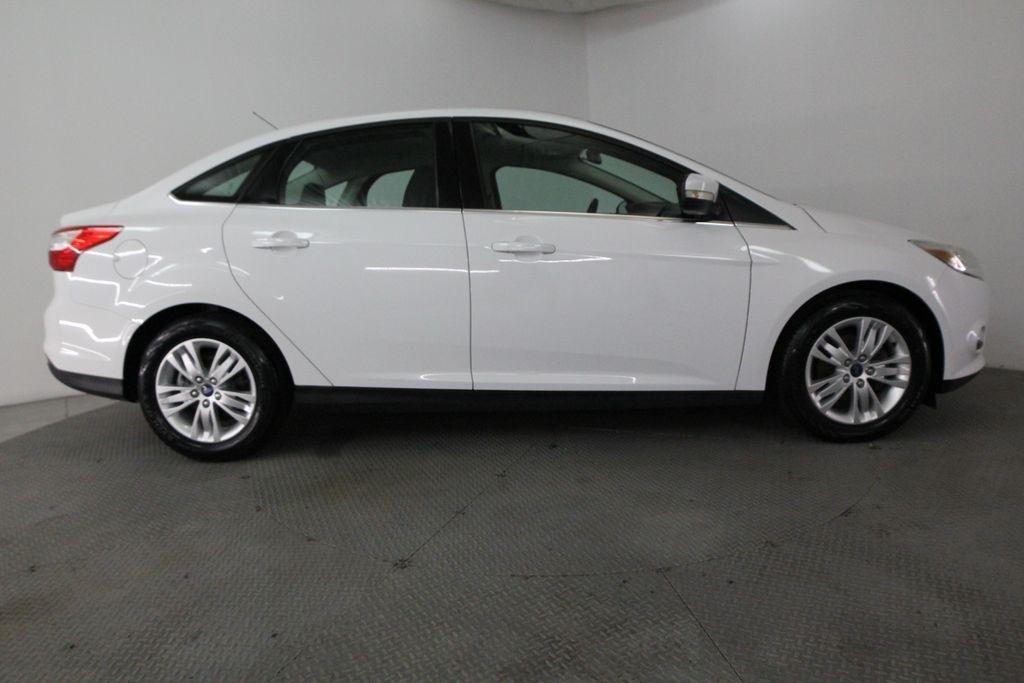 Ford Focus 4dr Sdn SEL 2012