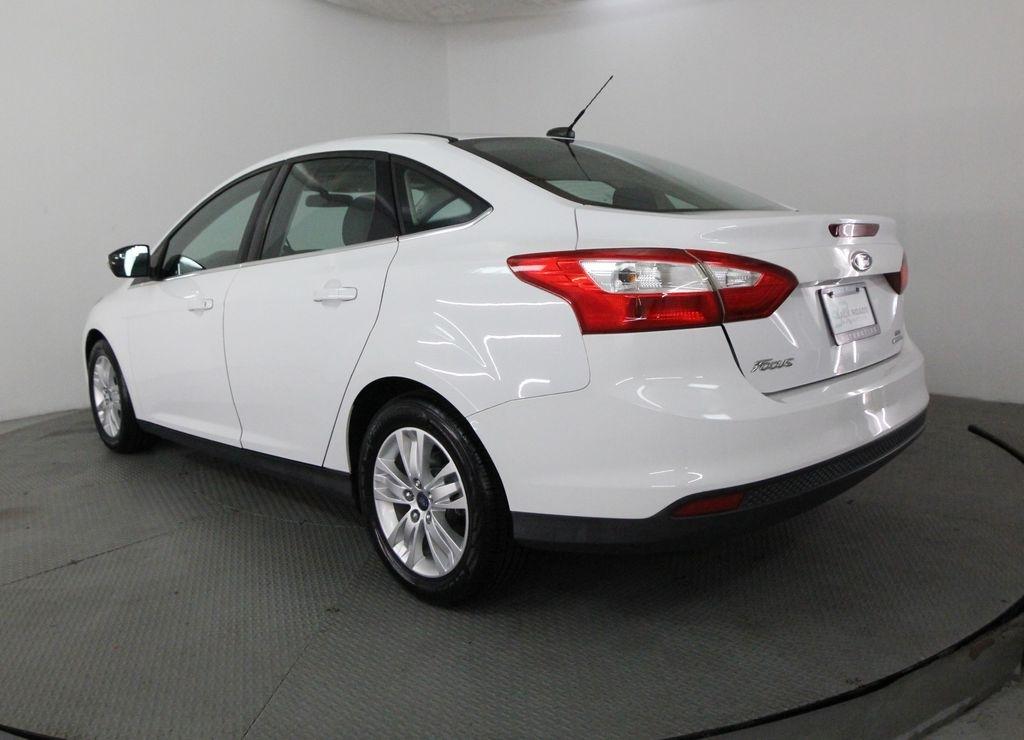 Ford Focus 4dr Sdn SEL 2012