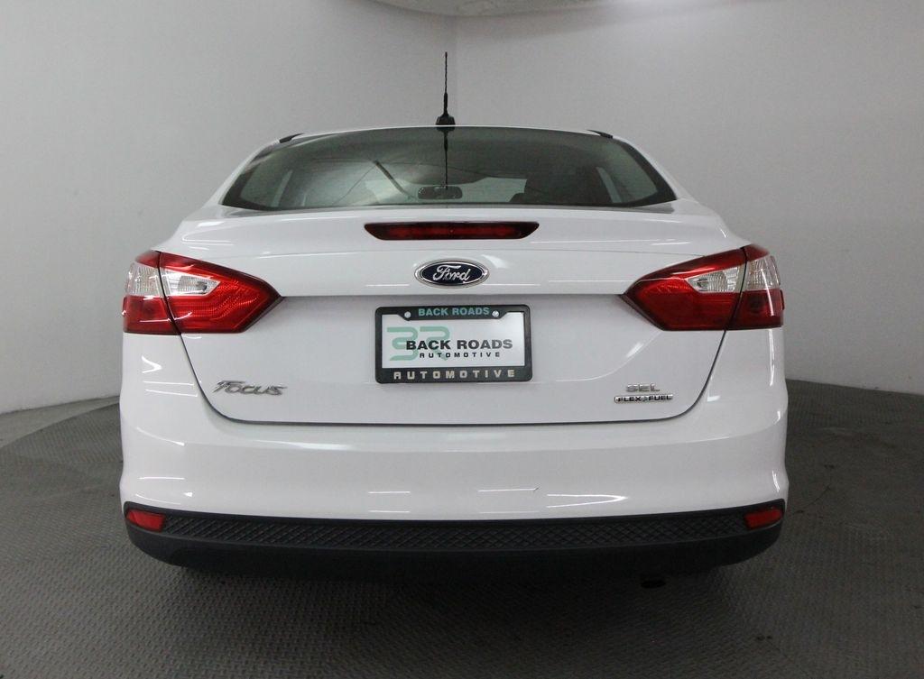 Ford Focus 4dr Sdn SEL 2012