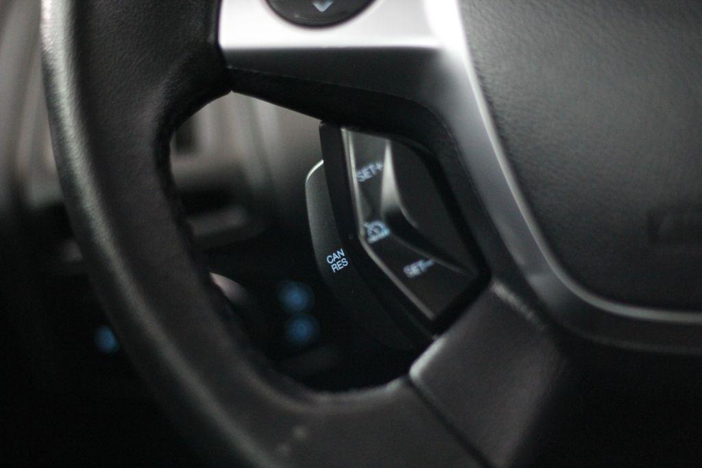 Ford Focus 4dr Sdn SEL 2012