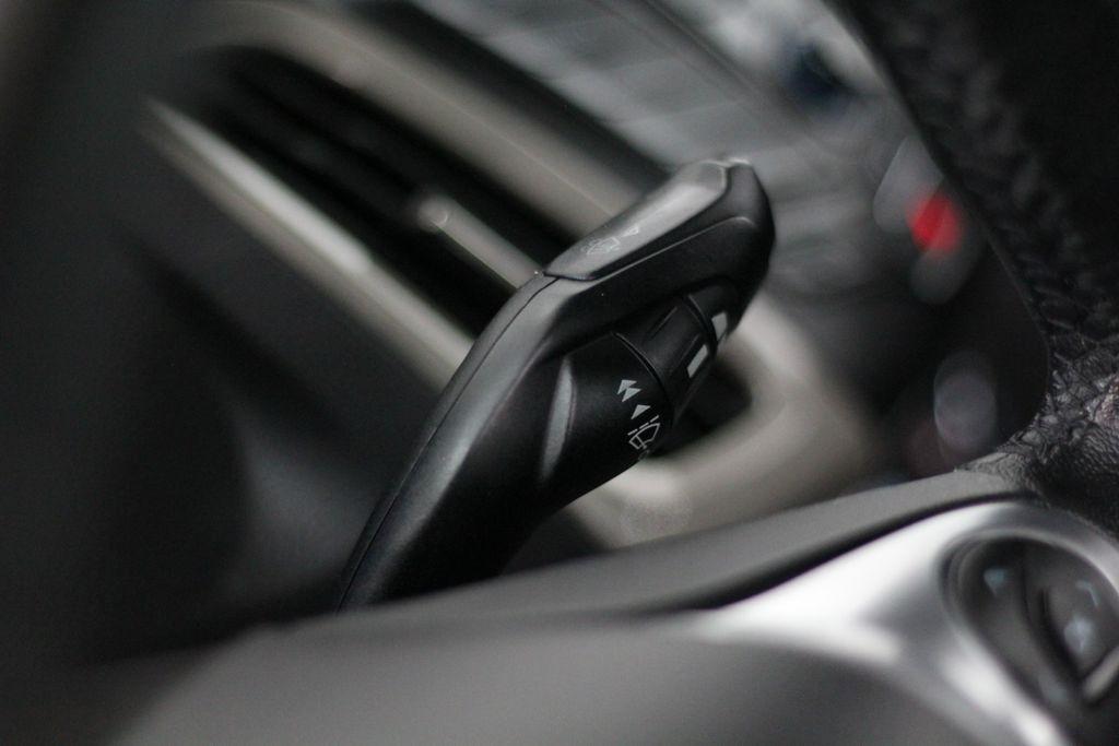 Ford Focus 4dr Sdn SEL 2012