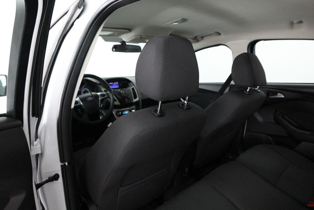 Ford Focus 4dr Sdn SEL 2012