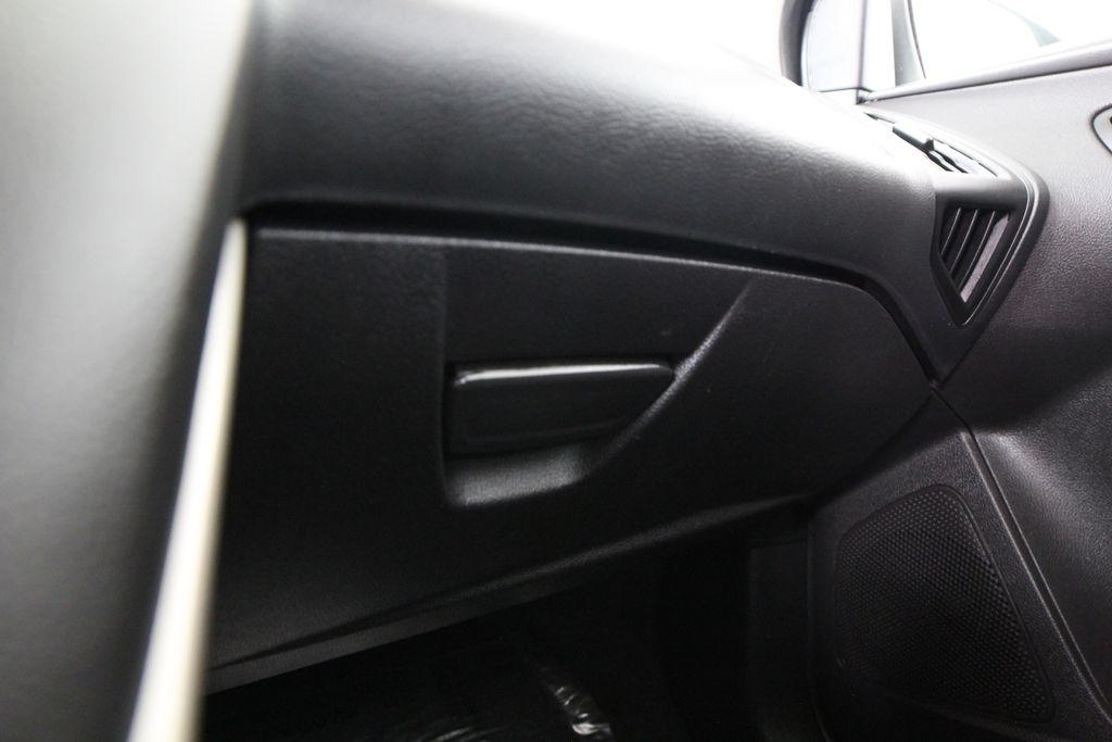 Ford Focus 4dr Sdn SEL 2012