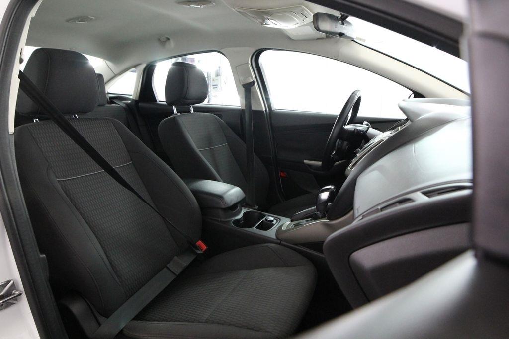 Ford Focus 4dr Sdn SEL 2012