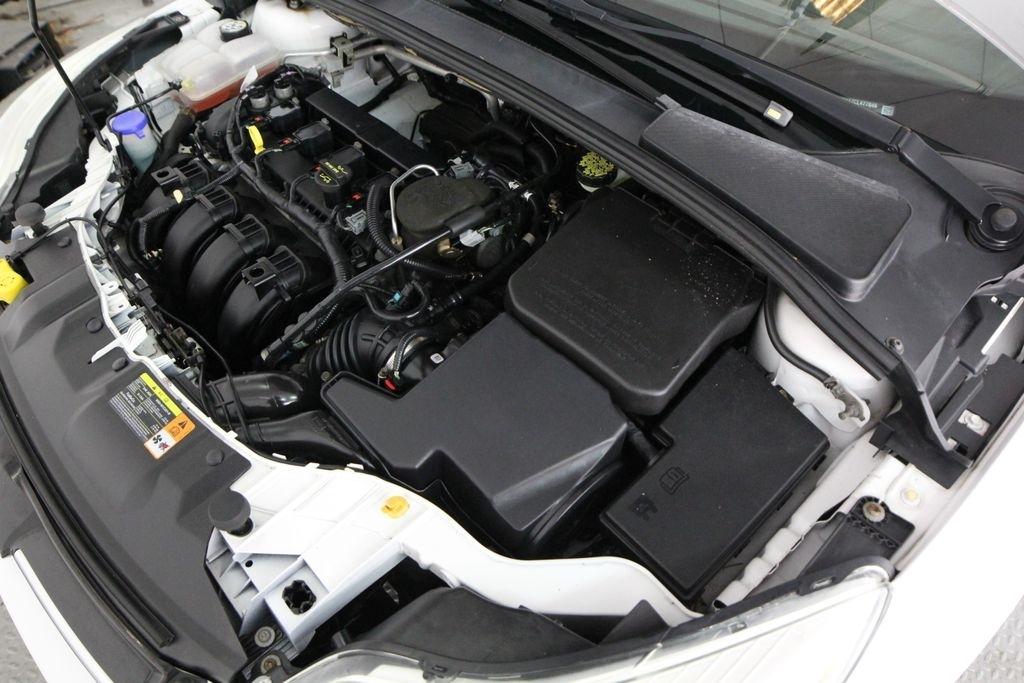 Ford Focus 4dr Sdn SEL 2012