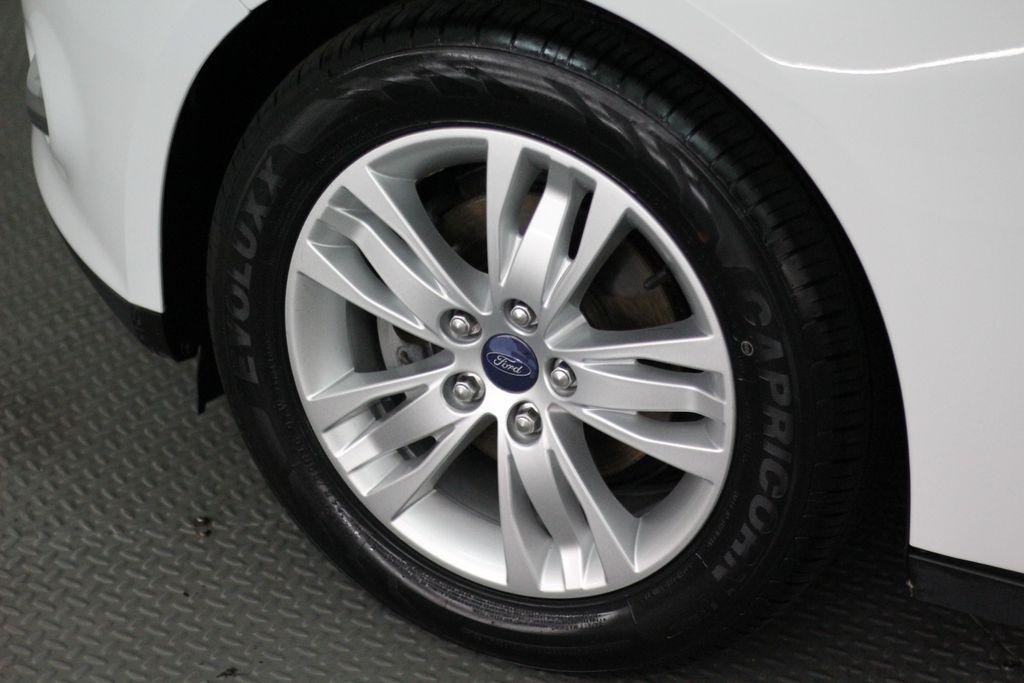 Ford Focus 4dr Sdn SEL 2012