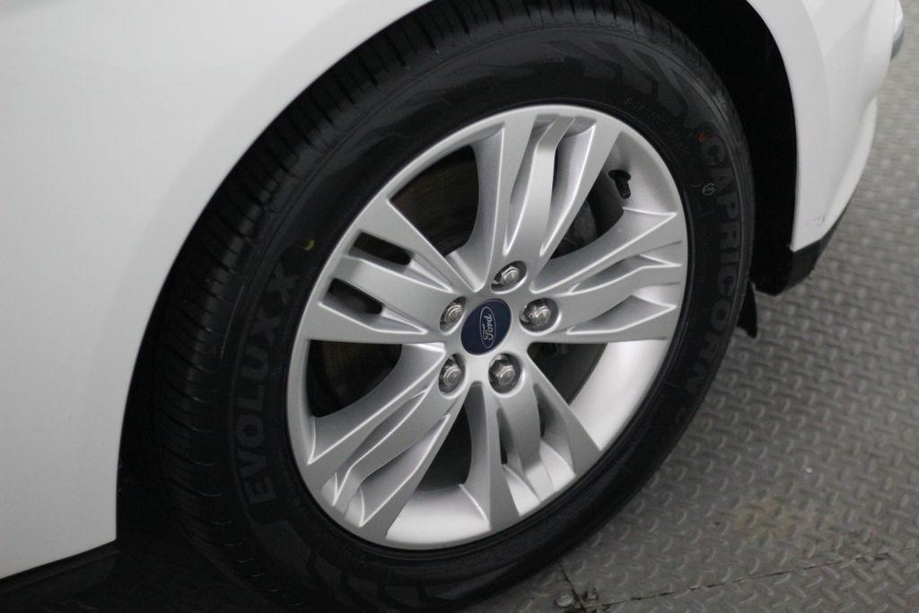 Ford Focus 4dr Sdn SEL 2012