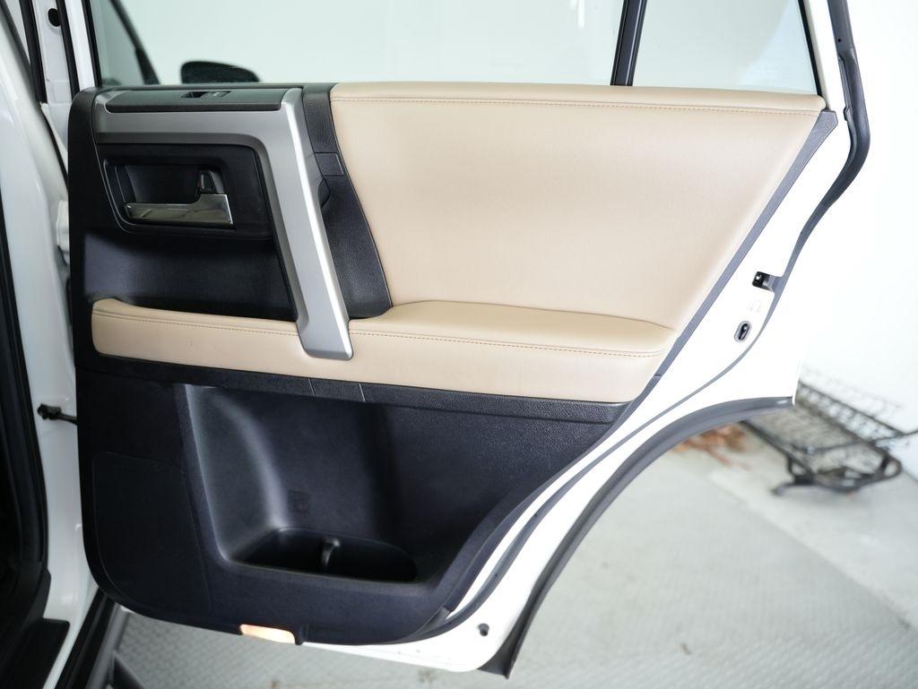 Toyota 4Runner 4WD 4dr V6 Trail Premium (Natl) 2015
