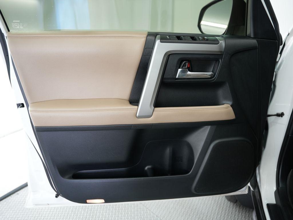 Toyota 4Runner 4WD 4dr V6 Trail Premium (Natl) 2015