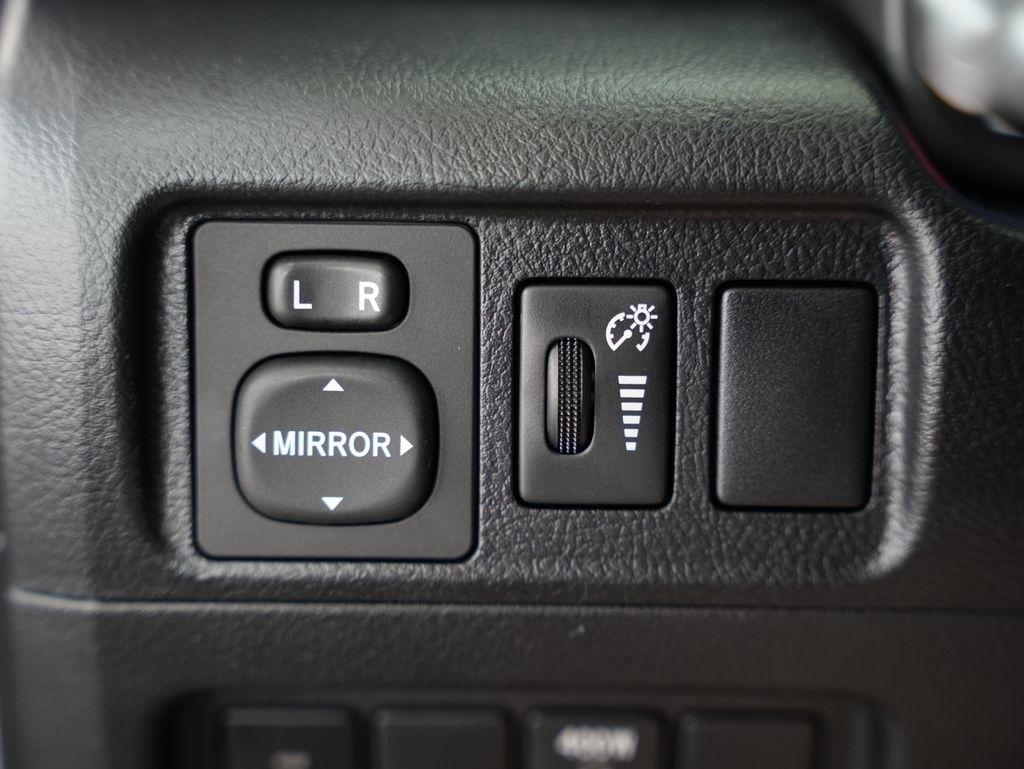Toyota 4Runner 4WD 4dr V6 Trail Premium (Natl) 2015