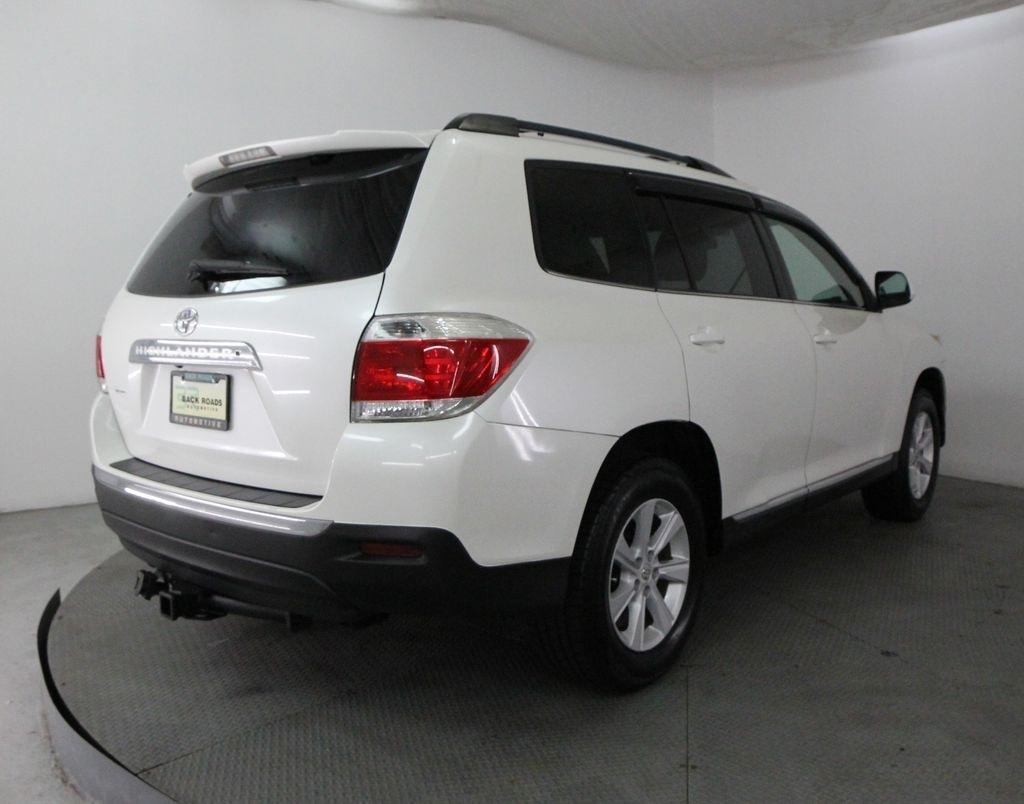 Toyota Highlander FWD 4dr V6 Base (Natl) 2011