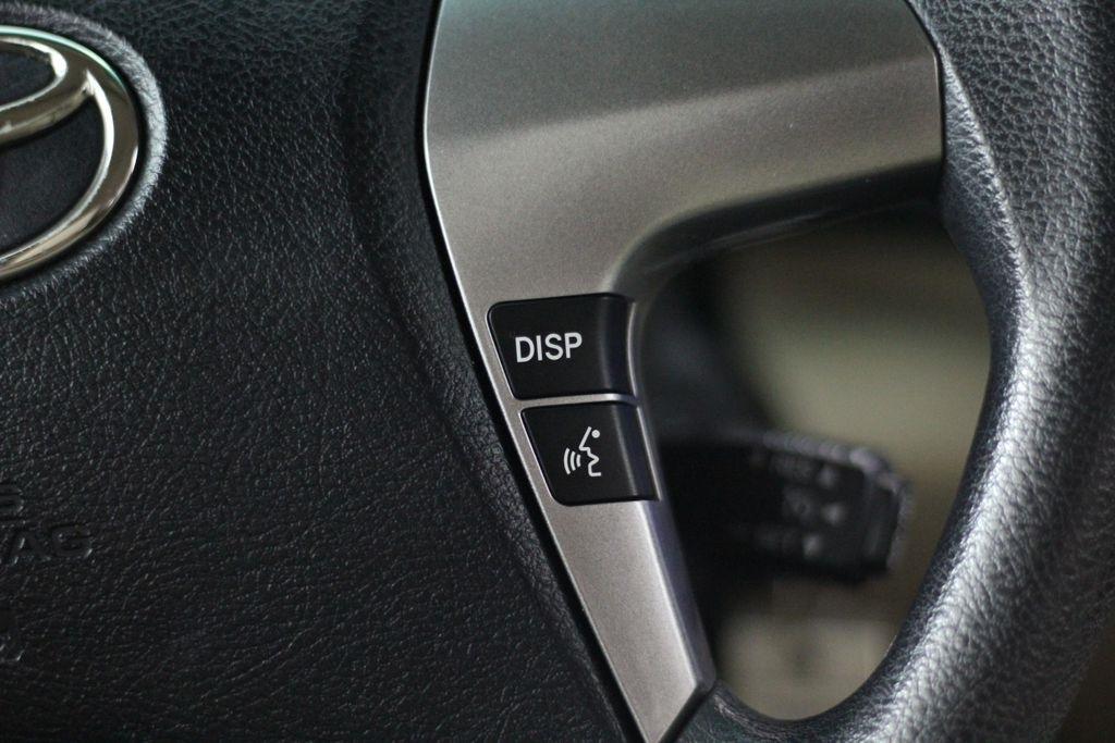 Toyota Highlander FWD 4dr V6 Base (Natl) 2011