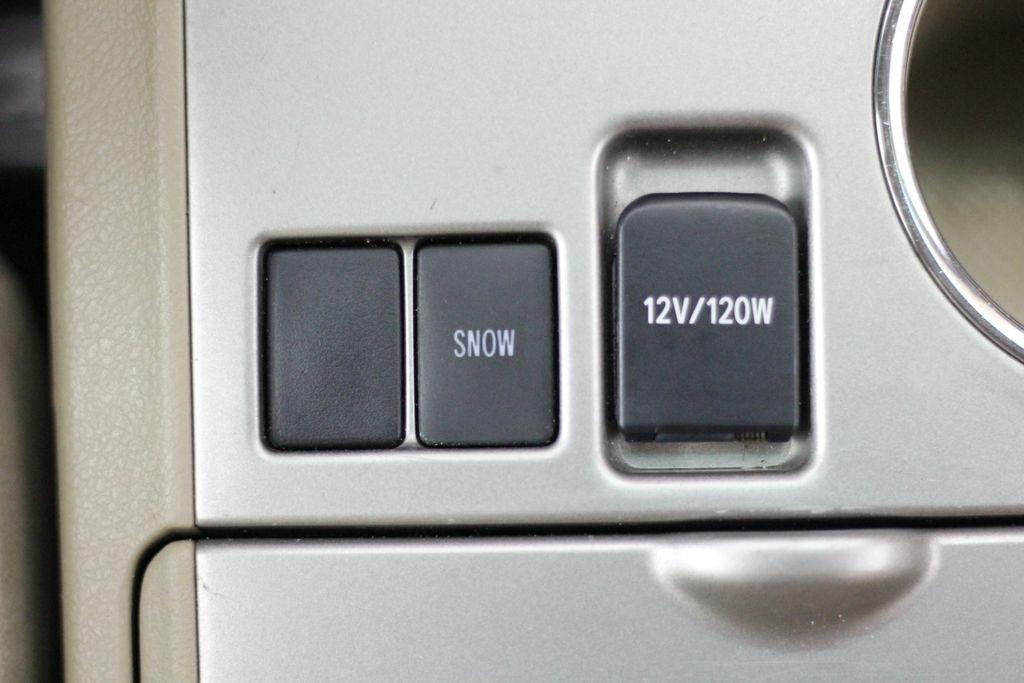 Toyota Highlander FWD 4dr V6 Base (Natl) 2011