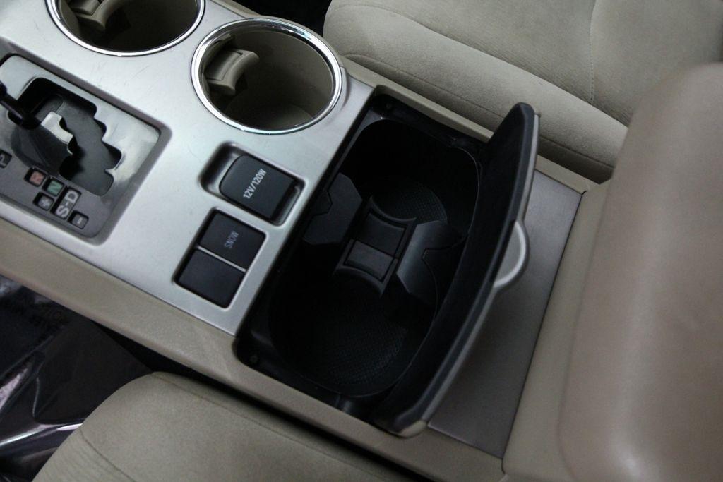 Toyota Highlander FWD 4dr V6 Base (Natl) 2011