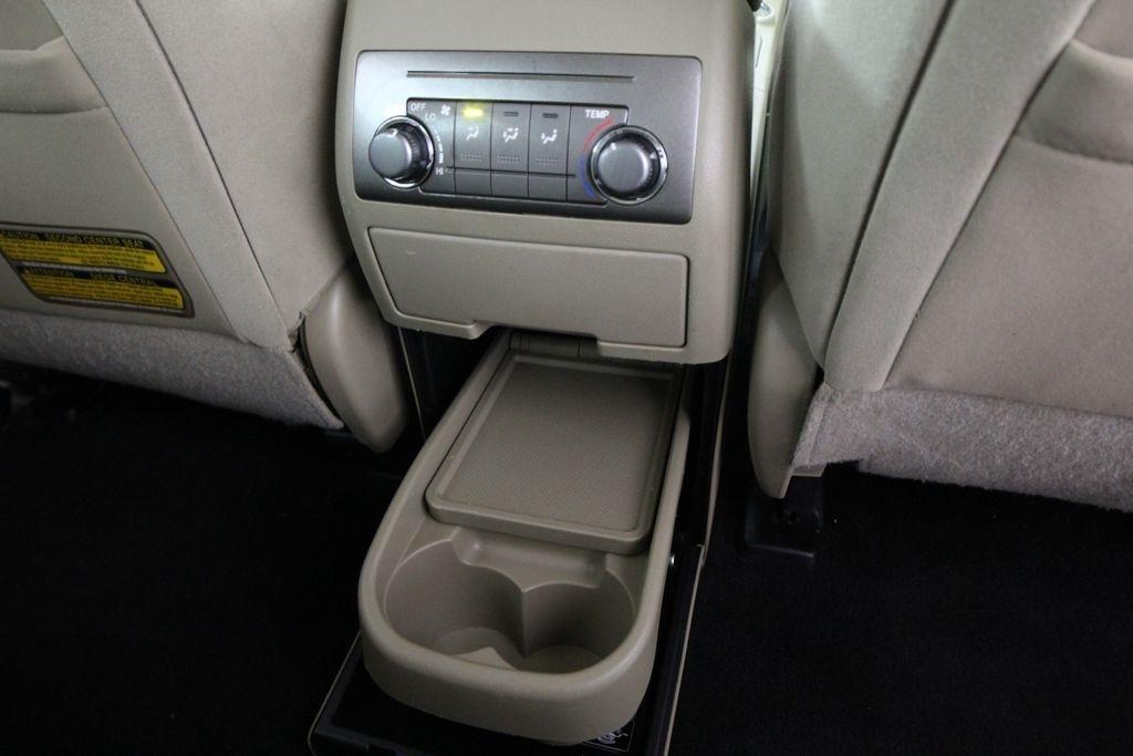 Toyota Highlander FWD 4dr V6 Base (Natl) 2011