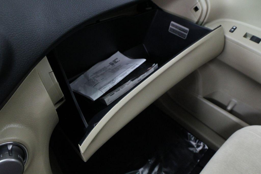 Toyota Highlander FWD 4dr V6 Base (Natl) 2011