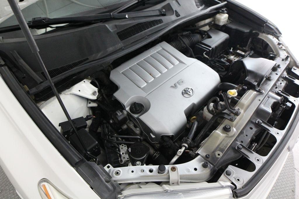 Toyota Highlander FWD 4dr V6 Base (Natl) 2011